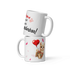 Zwei gestapelte weiße Kaffeetassen mit einem niedlichen Alpaka-Design, einem roten Herzluftballon und dem Schriftzug Mama du bist einfach wunderbar! als Geschenkidee.