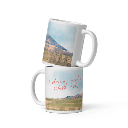 Gestapelte der Eninger Tasse mit dem Panorama der Achalm und dem schwäbischen Spruch „I dring, wo’s schee isch“.