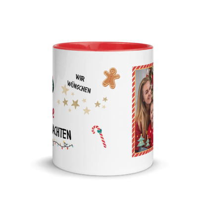Weihnachtstasse “Frohe Weihnachten” mit Familienfoto im rot-weißen Zuckerstangen-Rahmen Frontansicht