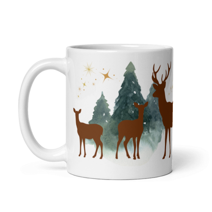 Tasse „Hirsch im Wald“ – Winter-Tasse mit Hirschen, Tannen &amp; goldenen Sternen
