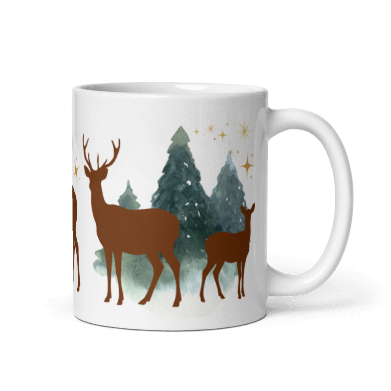 Tasse „Hirsch im Wald“ – Winter-Tasse mit Hirschen, Tannen &amp; goldenen Sternen