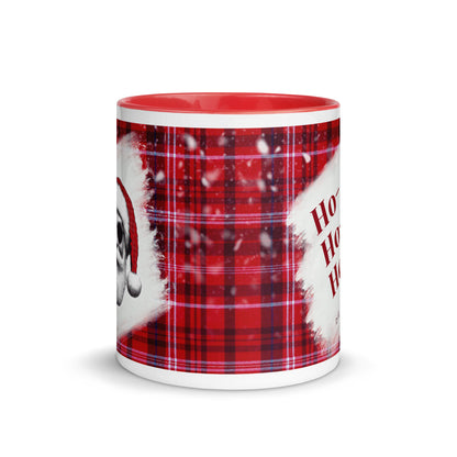 Weihnachtstasse mit rotem Karomuster, Weihnachtsmann mit Sonnenbrille und Spruch “Ho, Ho, Hoch die Tassen!”, rote Innenseite