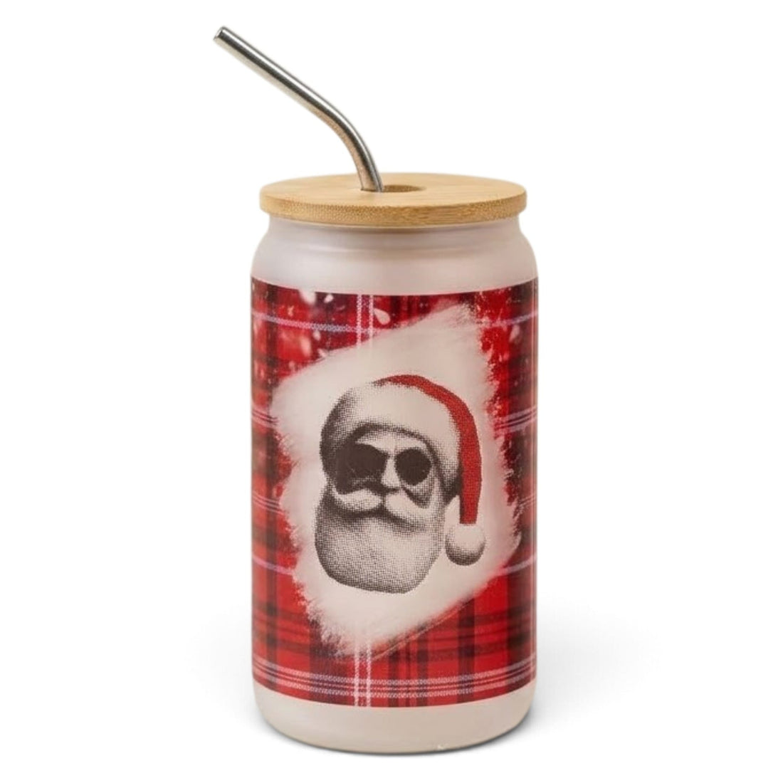 Mattes Dosen-Trinkglas mit Weihnachtsmann mit Sonnenbrille vor rotem Karomuster, mit Bambusdeckel und Metalltrinkhalm